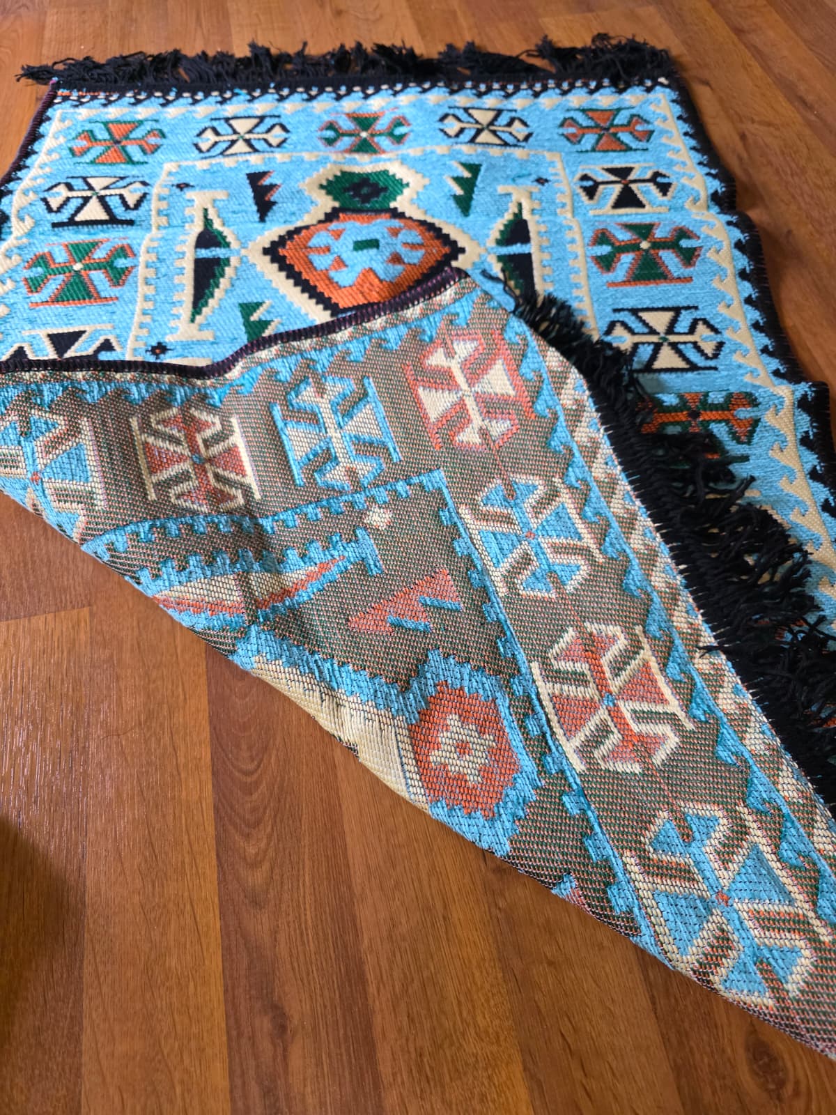 Turkish Kilim Rug: Vintage Bohemian decor