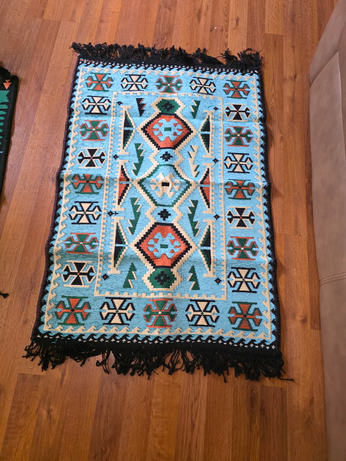 Turkish Kilim Rug: Vintage Bohemian decor